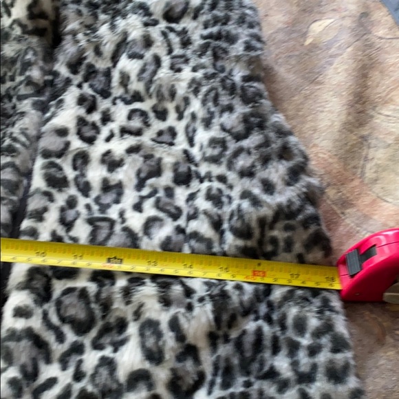 Faux fur Vest - M Size by seductions - Picture 3 of 4